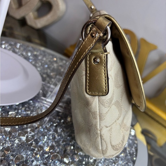 Coach Soho signature C jacquard crossbody bag with gold leather trim EUC - Picture 7 of 12